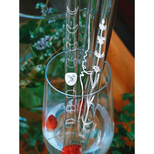 Unikalaus dizaino stikliniai šiaudeliai pagaminti