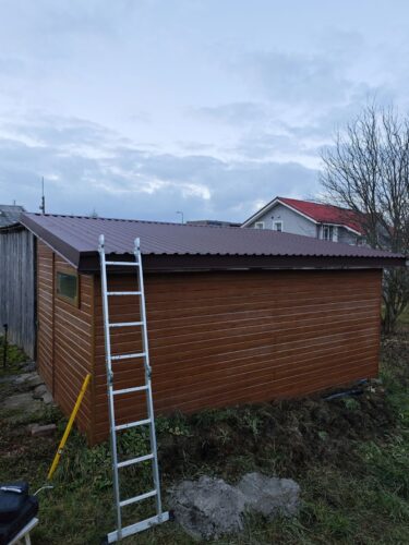 Atliekame įvairius skardinimo darbus, dengiame šlaitinius stogus