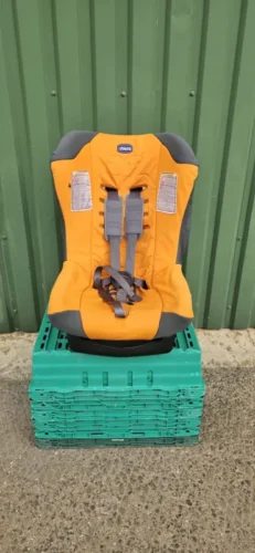 Parduodama auto kėdutė (9-18 kg).